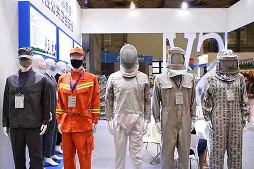 全球工作服市场预计将于2030年达到524.4亿美元